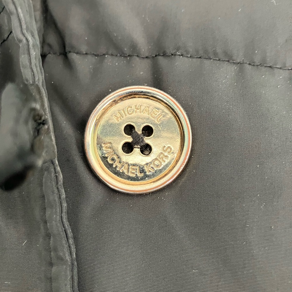 Michael Kors Women’s Black with Gold Buttons Puffer Jacket Size: Medium - Picture 3 of 7
